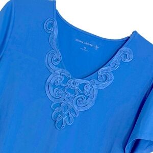 NWOT Susan Graver Size M Blue Short Sleeve Soutache Braid V-neck Poly-Spandex